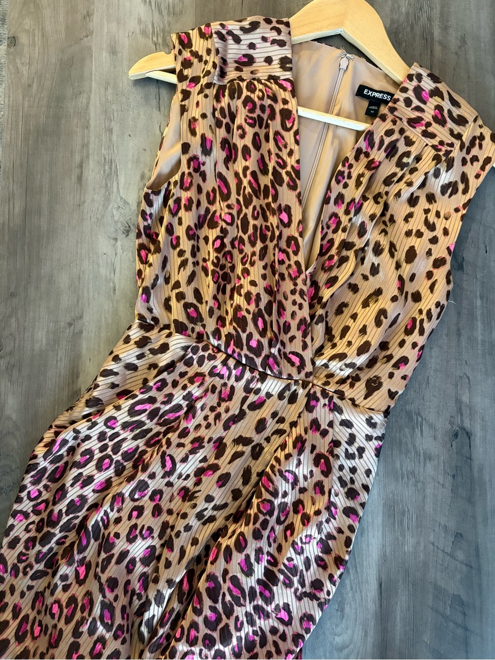 Express Beige and Pink Leopard-Print Sleeveless Midi Dress - Picture 3 of 5